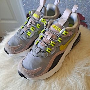 Nike sneakers youth size 1.5 Gray green strip